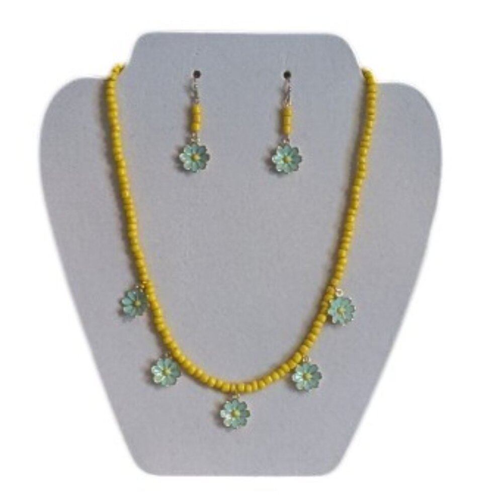 Women's Hand-Crafted flower necklace & earring set, blue/yellow